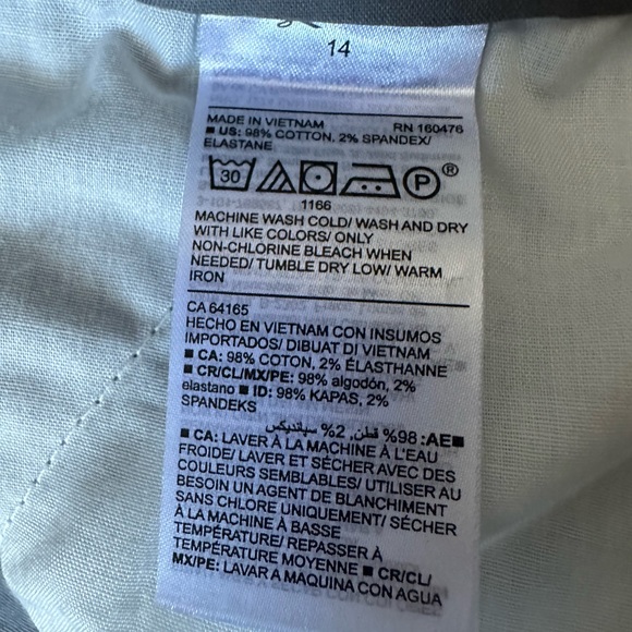 Women’s Old Navy Size 14 Mid Rise Gray 5” Shorts - Picture 6 of 7